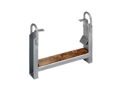 Steigerbuishouder verzinkt met houten inleg